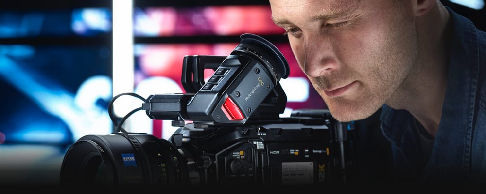 Blackmagic URSA Mini Pro 12K – Viewfinder and shoulder kit