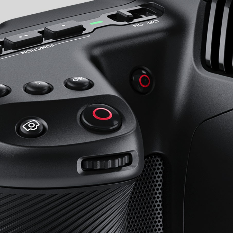 Blackmagic Pocket Cinema Camera 6K Pro – Handgrip with fingertip controls