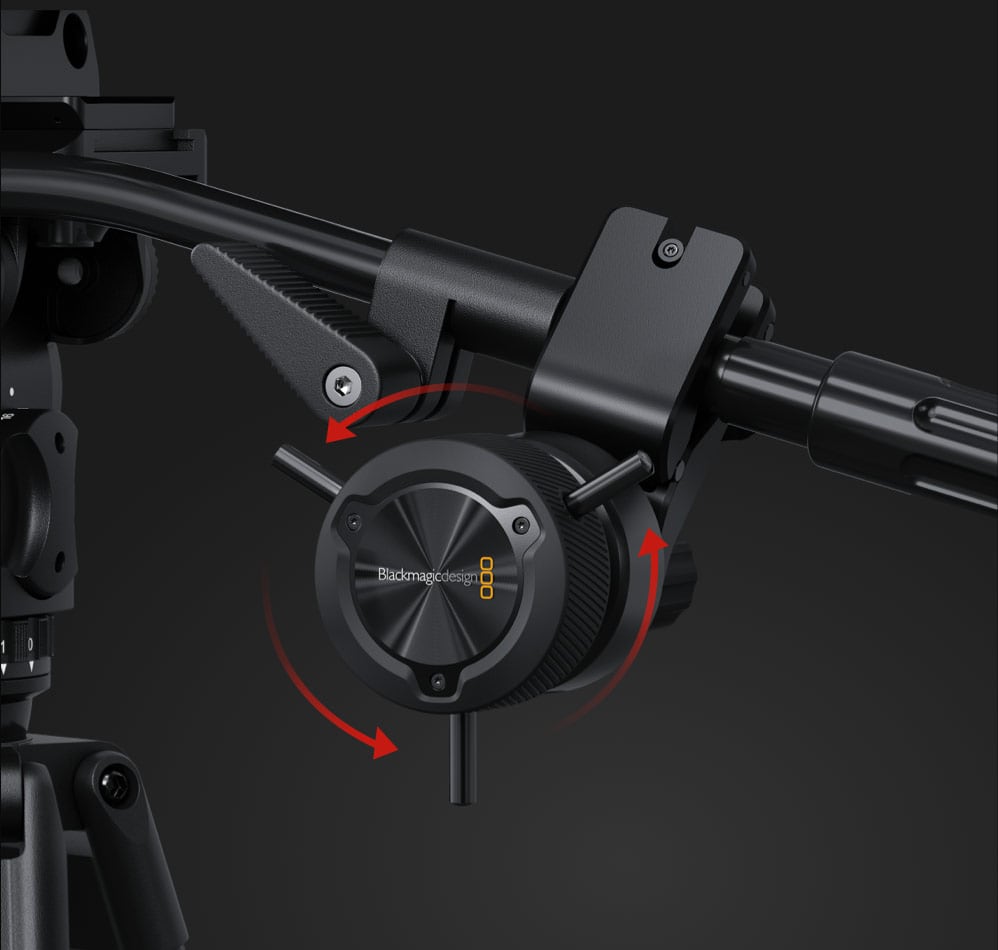 Blackmagic Design Focus Demand – On the tripod handle