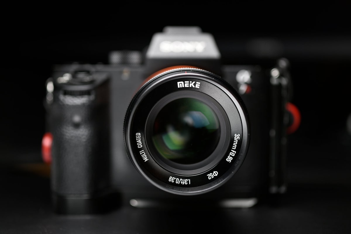MK-35MM F0.95 Aps-C Z