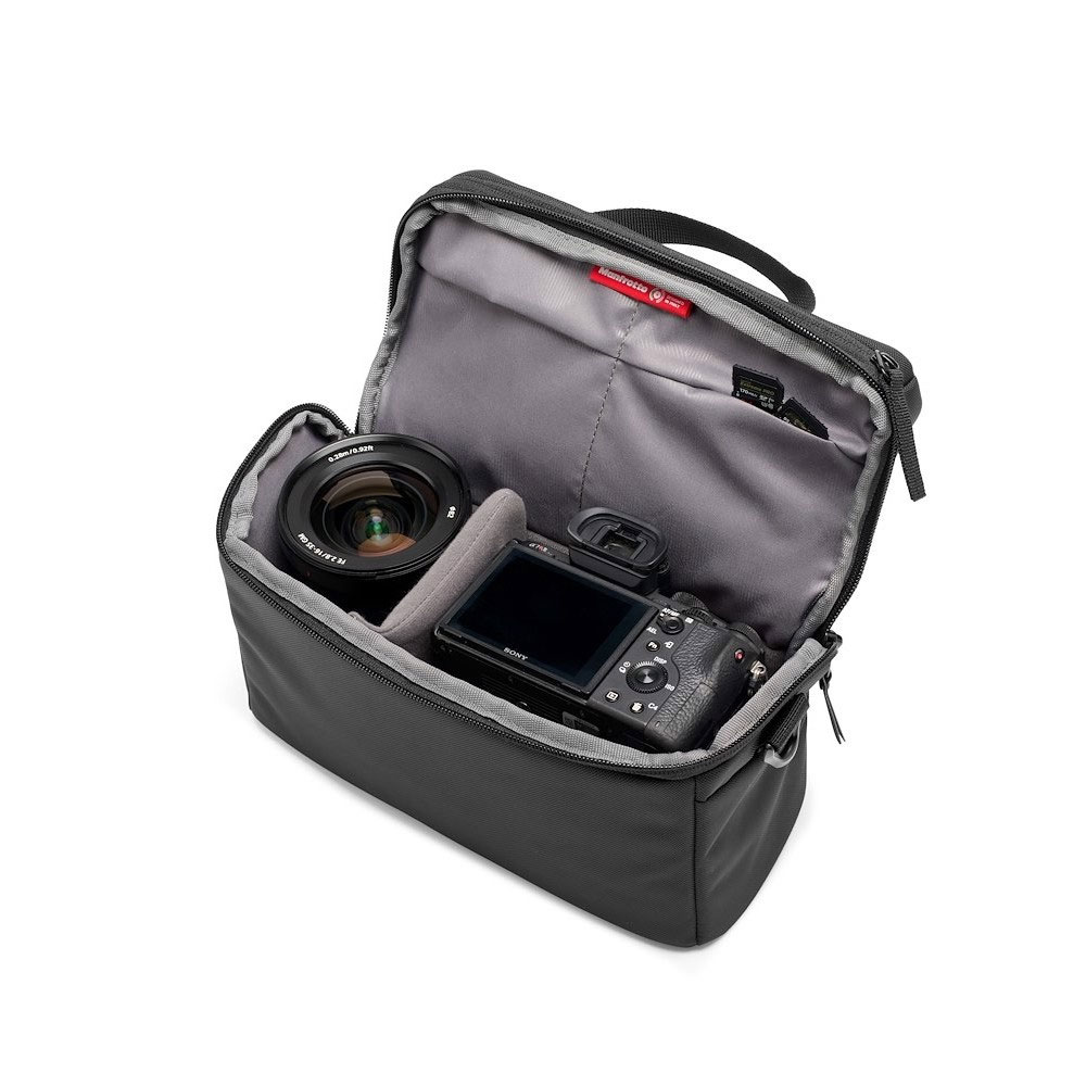 Weather protection for the Advanced Shoulder Bag M III