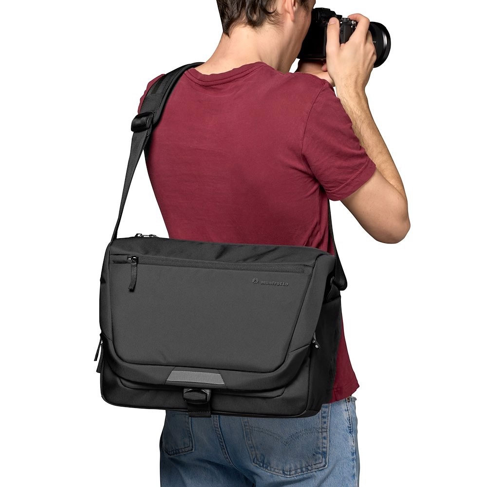 Stable carrying on foot or by bicycle