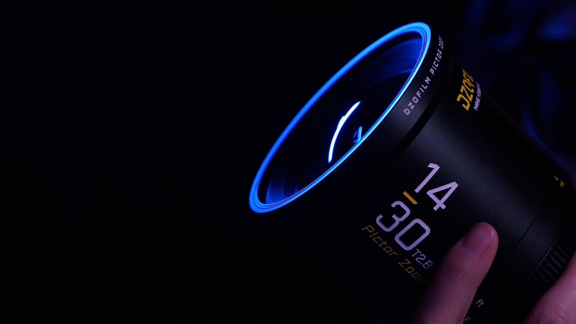 Official DZOFILM Pictor 12–25mm space and perspective sample