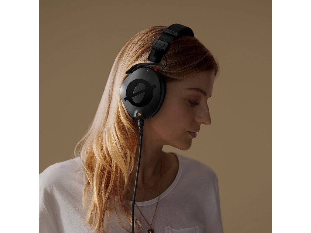Cable with NTH-100 headphones