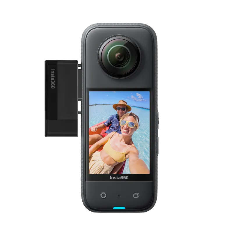 Insta360 X3 connected to the Quick Reader during use