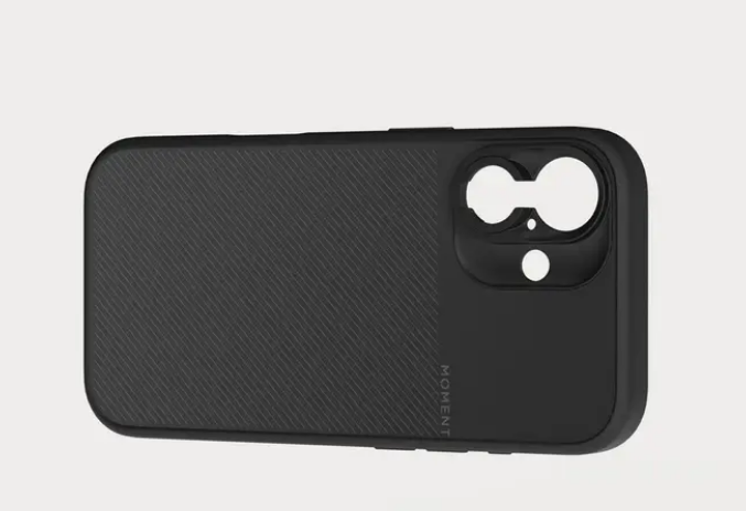 Moment Camera Case iPhone 16 Black, camera-side view