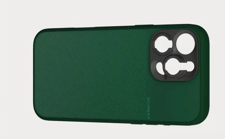 Moment Camera Case iPhone 16 Pro Ivy, camera-side view