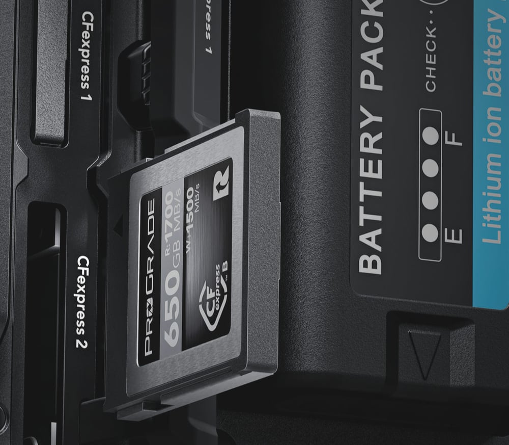 Blackmagic PYXIS 12K EF – Dual CFexpress slots