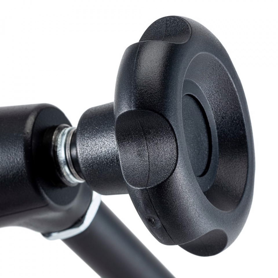 53 cm of precisely positioned reach detail