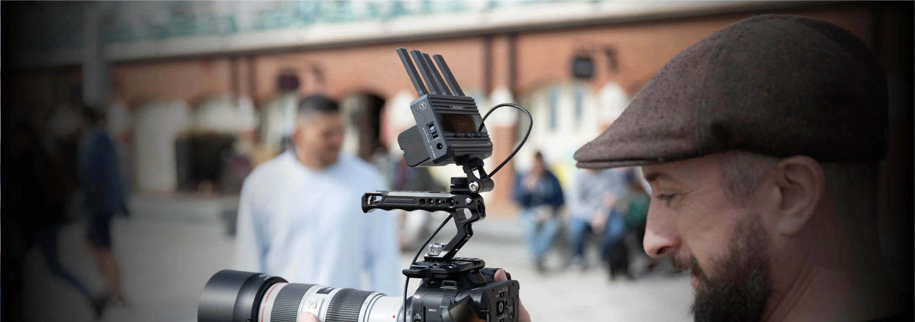 Keep the transmitter on the rig · Accsoon CineView Quad