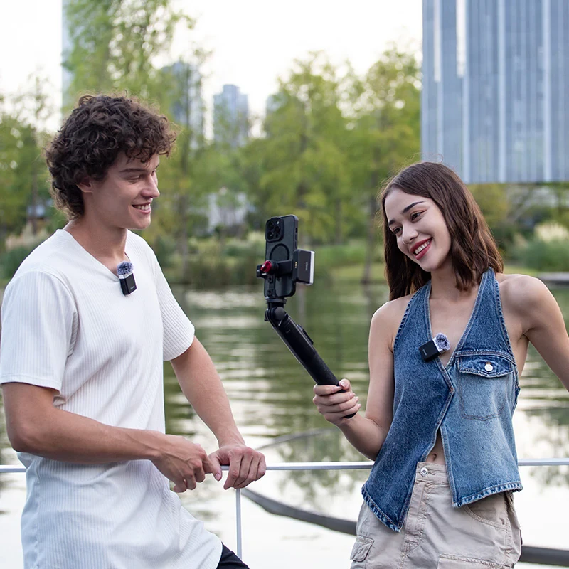 Interview with two Ulanzi U‑Mic AM18 transmitters