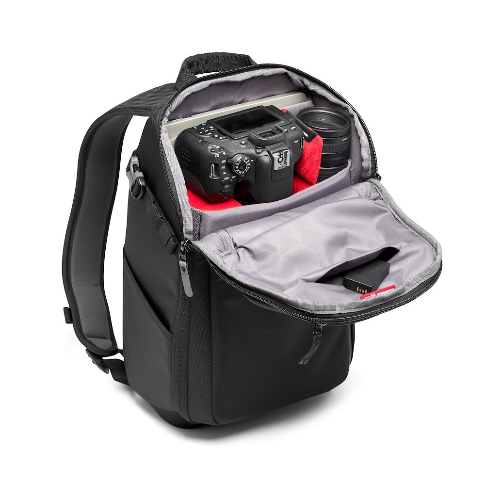 Top camera compartment with M-Guard dividers