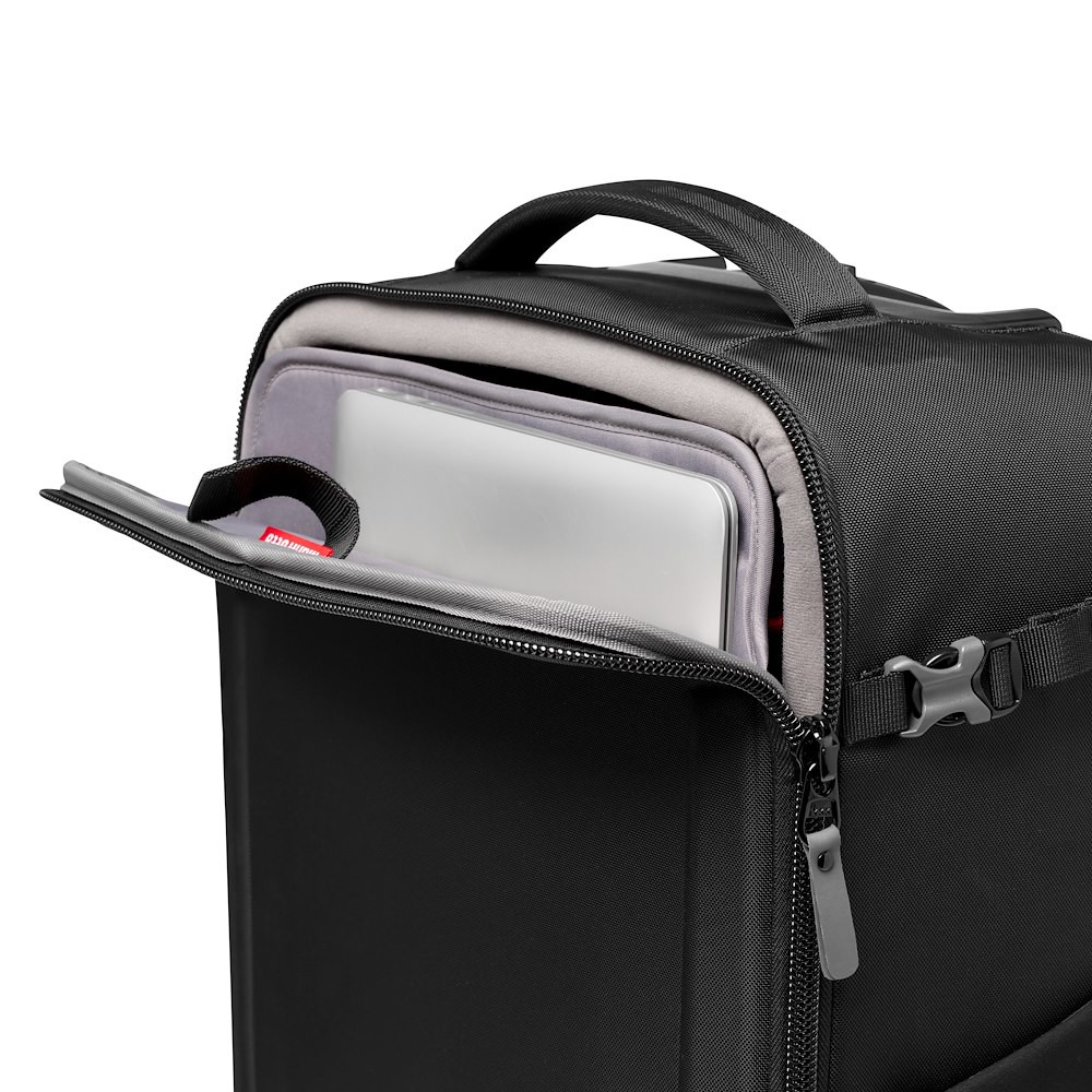 Laptop stored in the Manfrotto MB MA3-RB