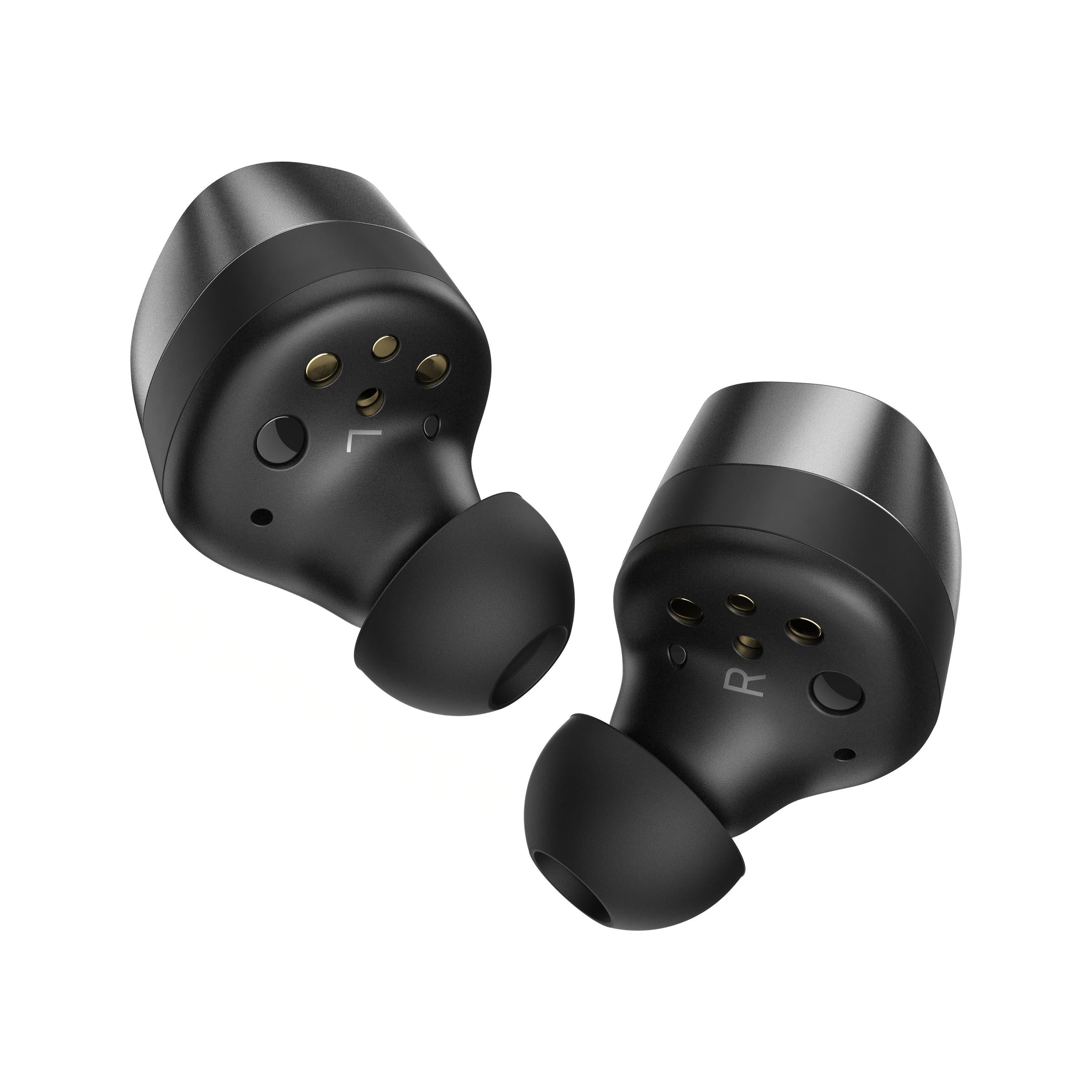 MOMENTUM True Wireless 4 Black Graphite earbud detail