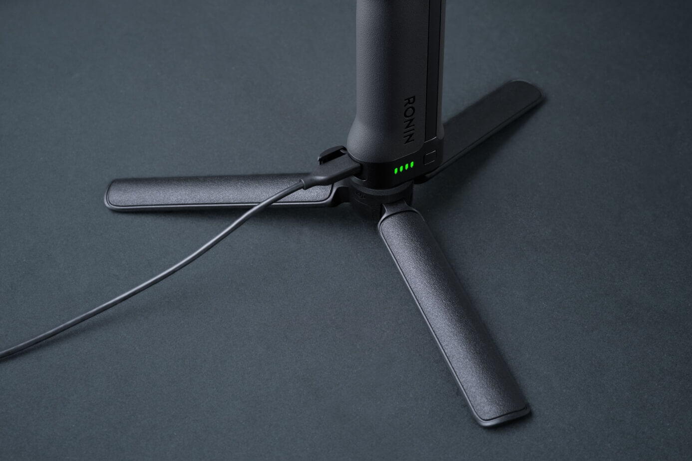 DJI RS 5 – Full charge in 1 hour