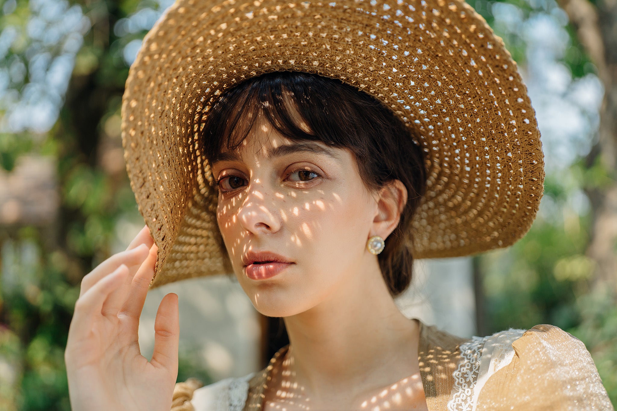 Portrait sample with smooth bokeh