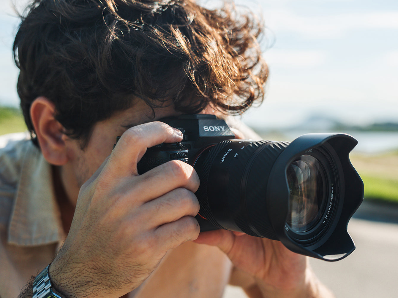 Thypoch Voyager 24–50 mm f/2.8 in use with a camera