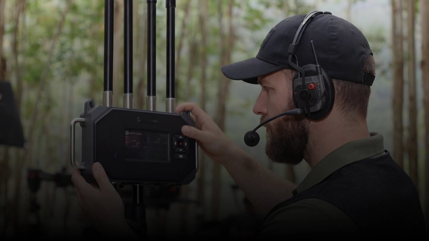 Saramonic WiTalk9 X-HRH – Nine users hub-free, up to 64 with WiTalk BASE