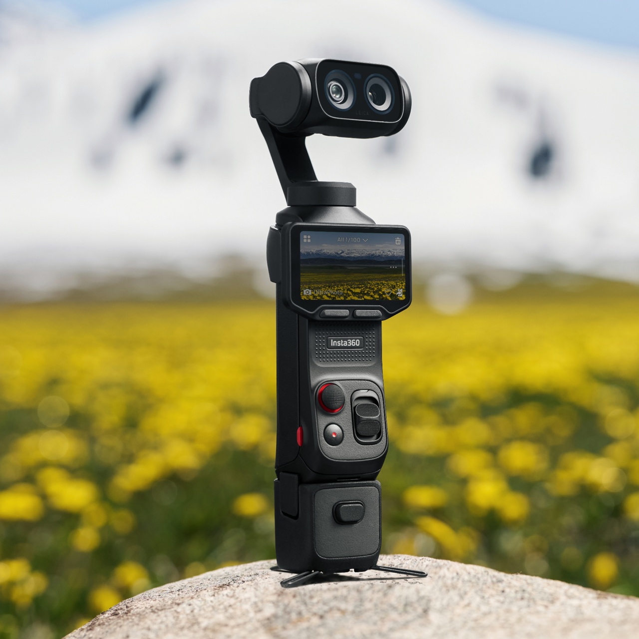 Insta360 Luna Ultra with the handle during filming