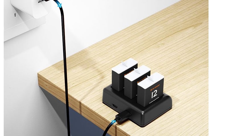 3-slot charger