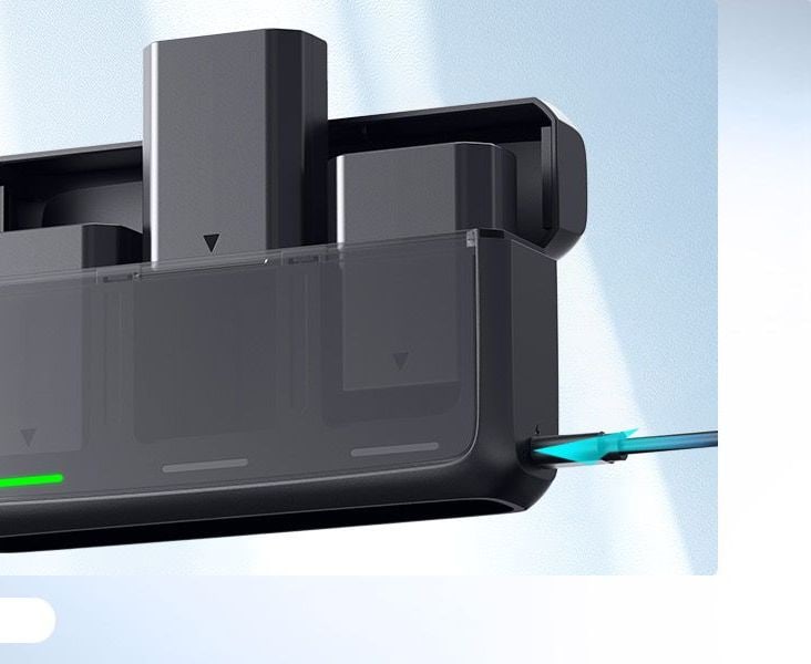 Triple-slot charger