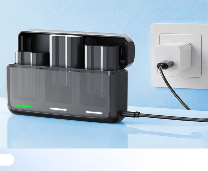 Triple-slot charger