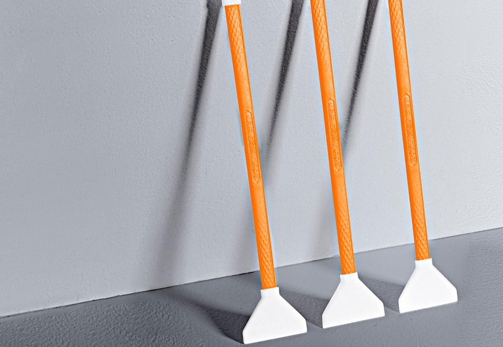 Two cleaning heads on one swab