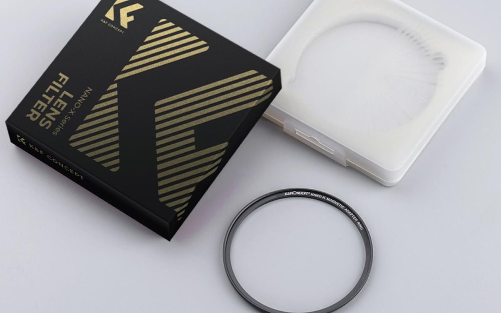 Strong magnet for quick filter changes