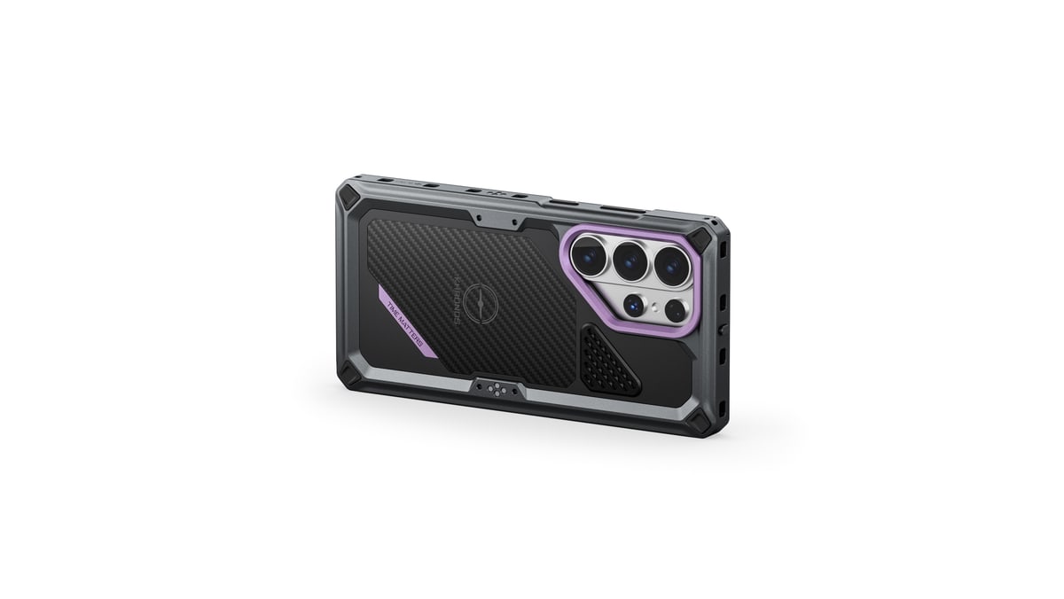 Snap-in case, accessories stay put