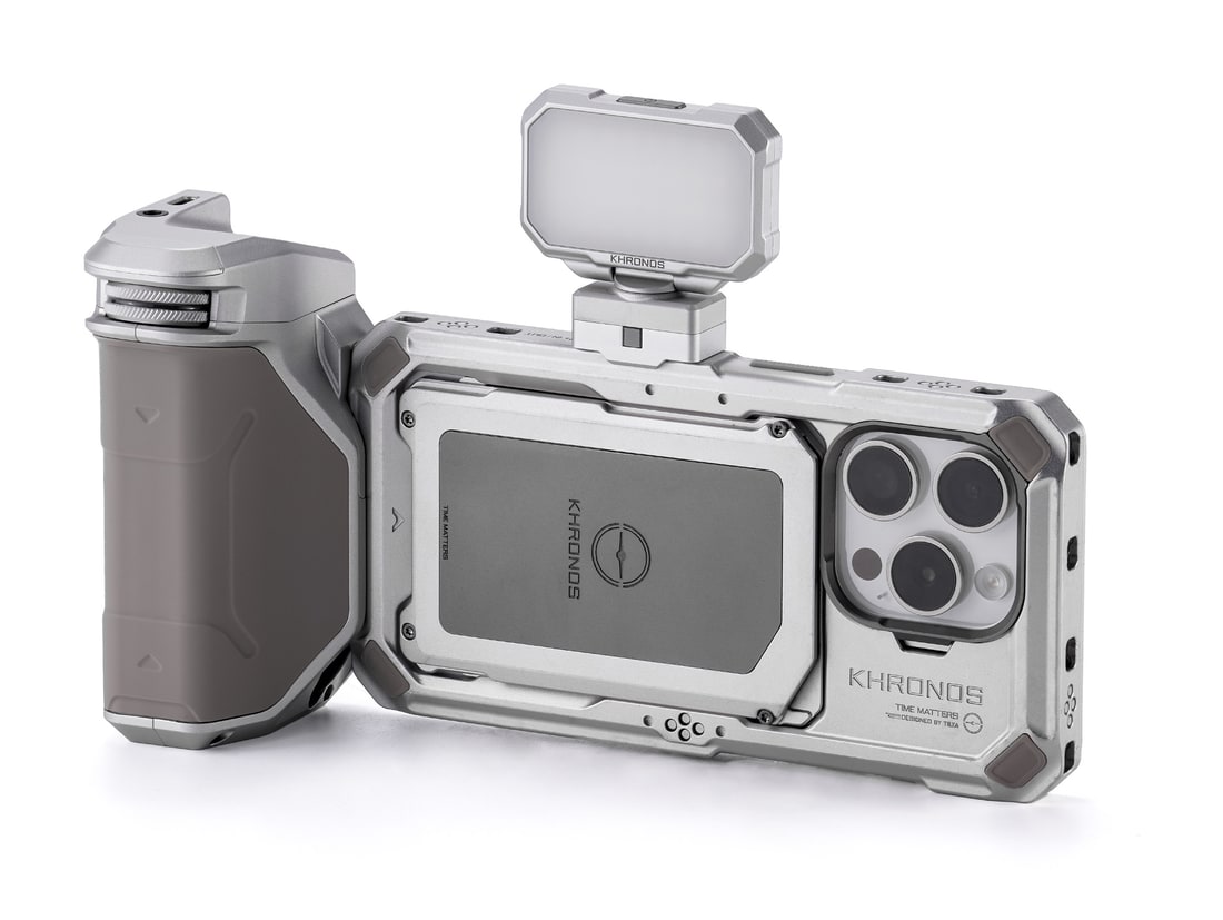 A filmmaking cage around the phone