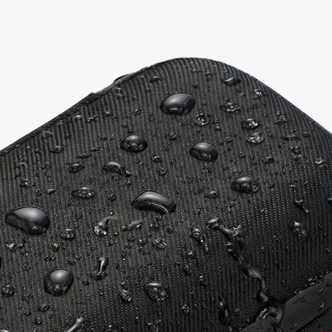 Water-repellent fabric and zip