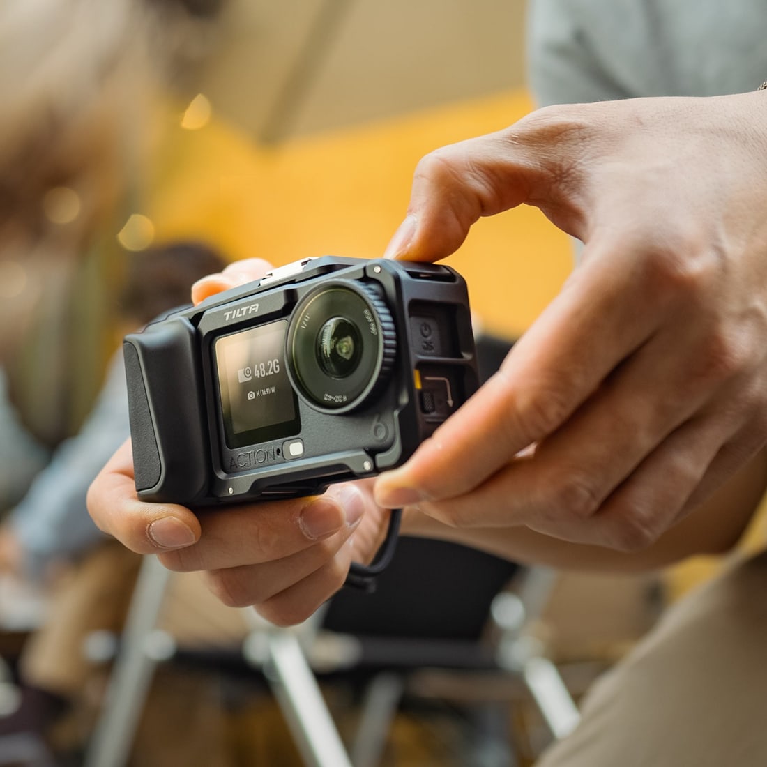 An action camera you hold like a camera