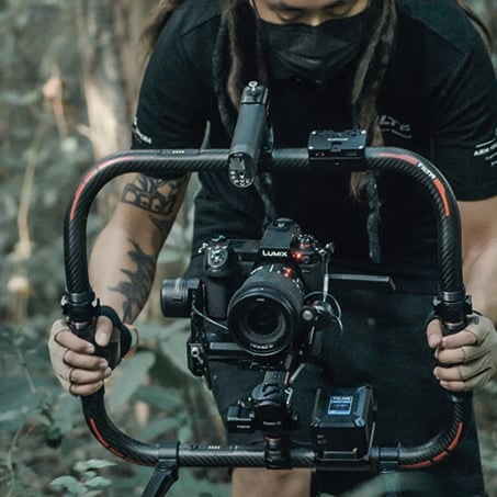 A carbon ring around the gimbal