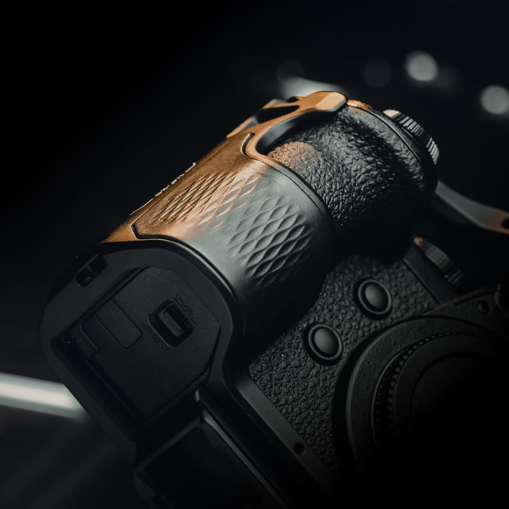 Anti-slip mesh around the handgrip