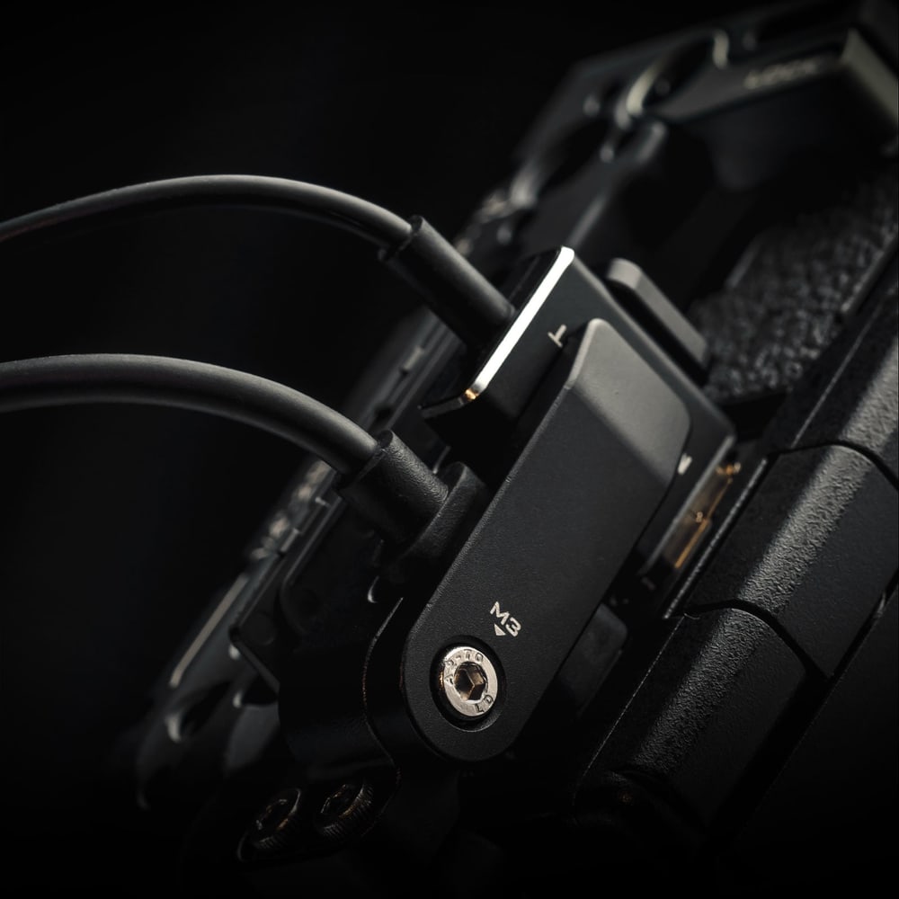 Detachable cable clamp