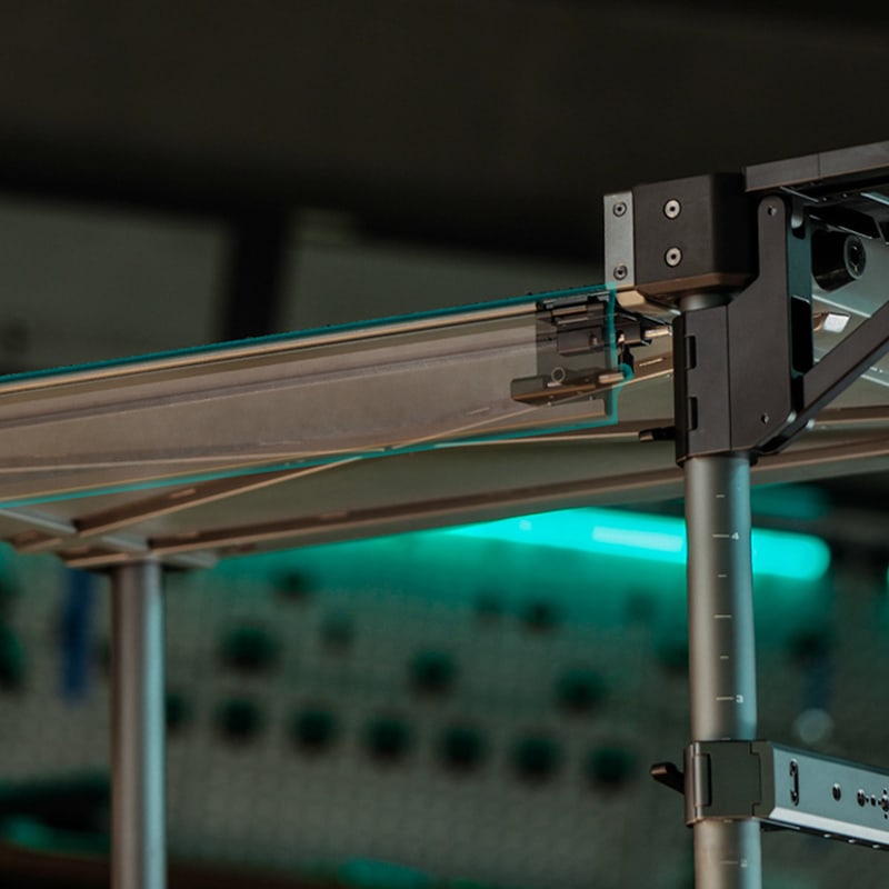 Magnetic fold-down side