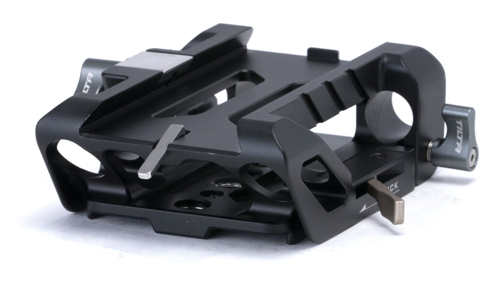 Mounts onto the cage and locks with a safety release pin