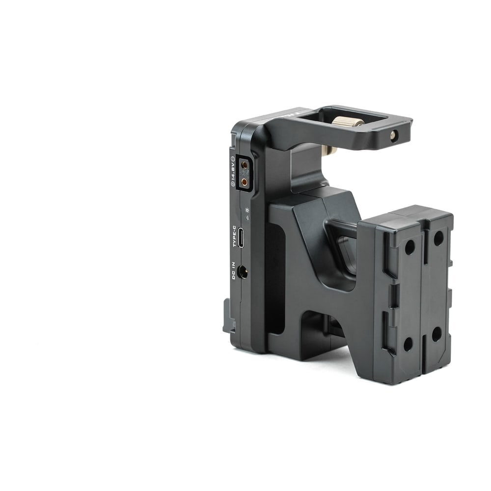 Accessory outputs and DC input