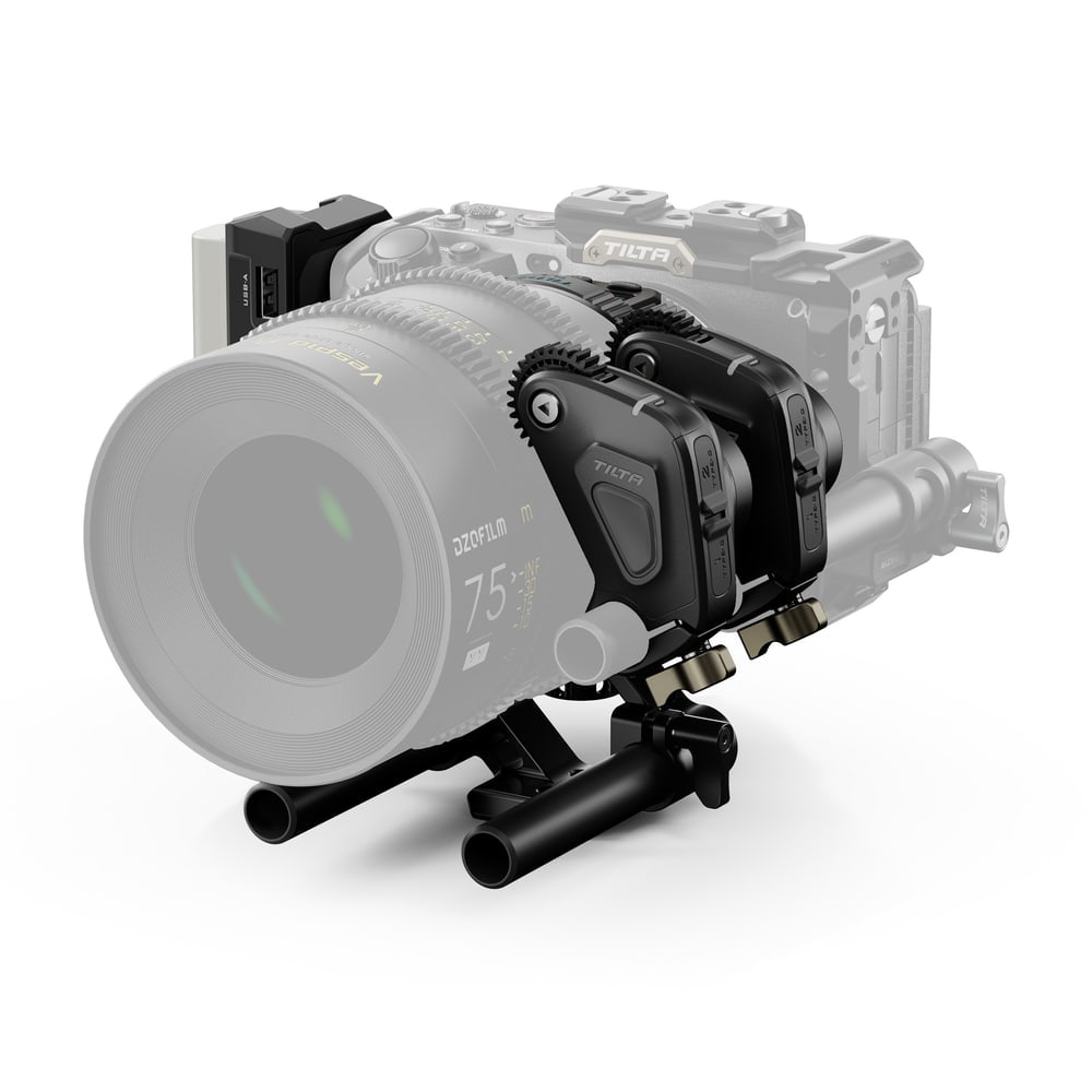 The camera's autofocus on a manual lens