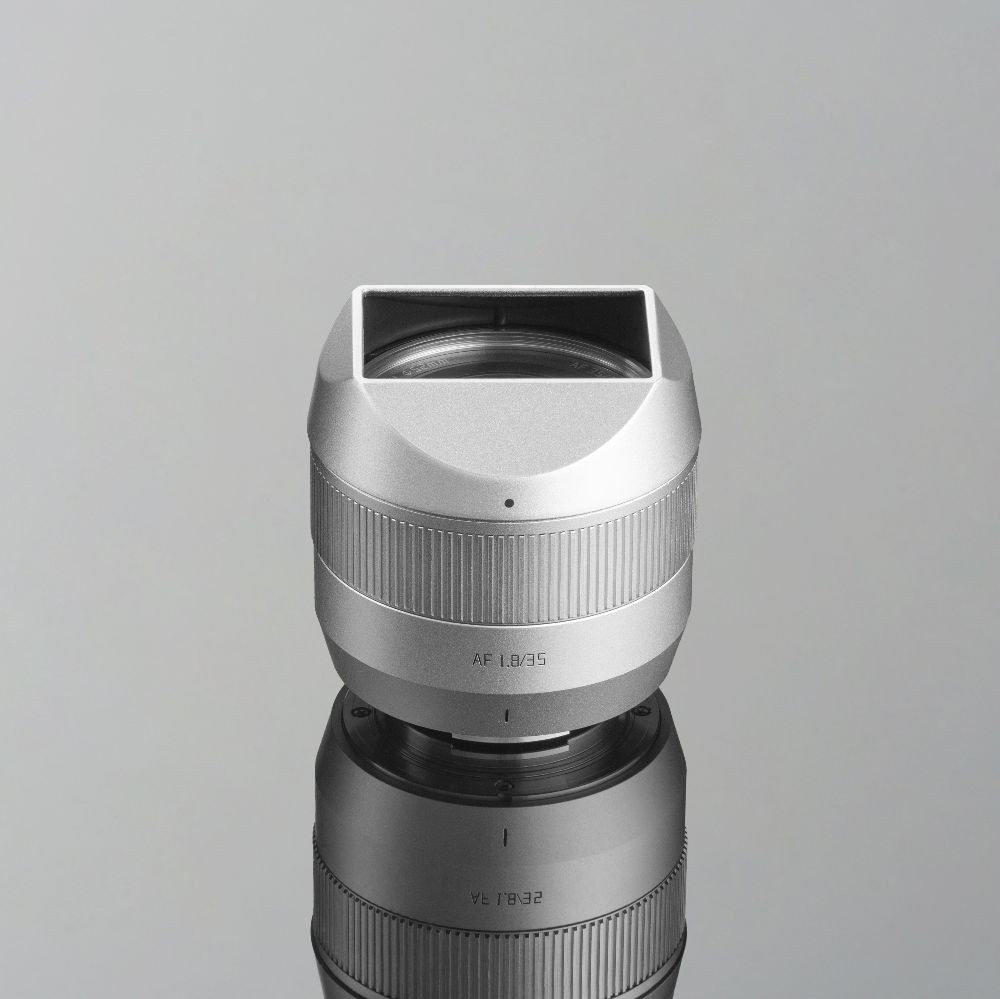 TTArtisan APS-C AF 35mm F1.8 II – 176–193 g and a 52 mm filter