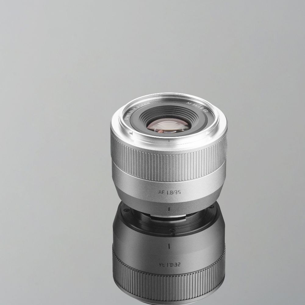 TTArtisan APS-C AF 35mm F1.8 II – Optics with 10 elements in 7 groups
