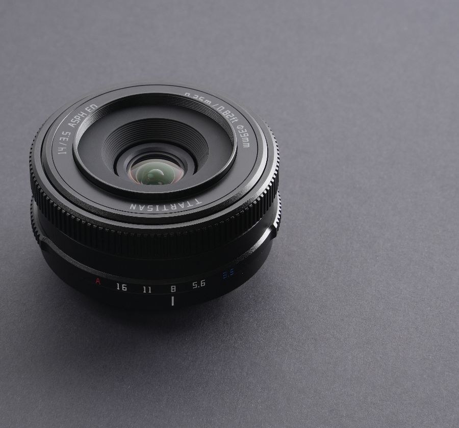 TTArtisan APS-C AF 14mm F3.5 – Flat and light, 98 g