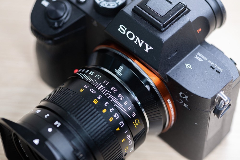 TTArtisan C01B Leica M – Sony E – Mounting a Leica M lens