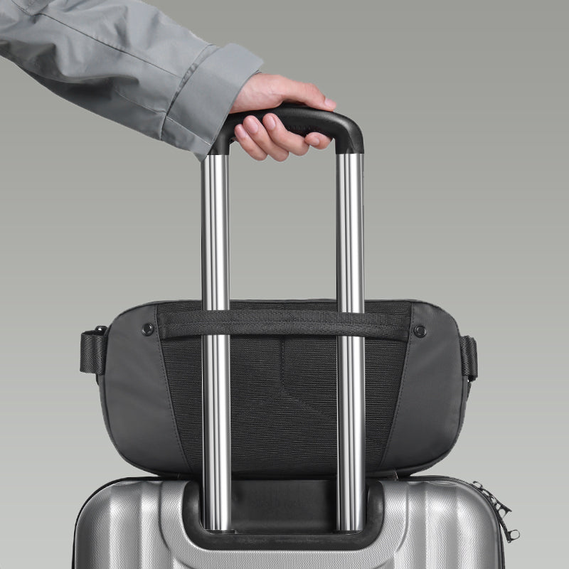 Ulanzi AB02 taška 9 l – Luggage handle sleeve