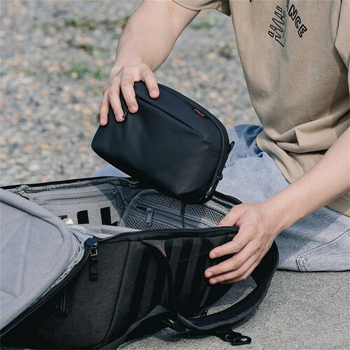 Ulanzi TRAKER Tech Pouch Mini 2L – In a backpack or in your hand