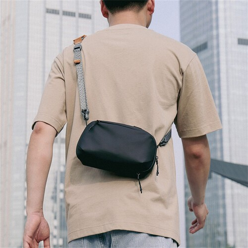 Ulanzi TRAKER Tech Pouch Mini 2L – From pouch to shoulder bag