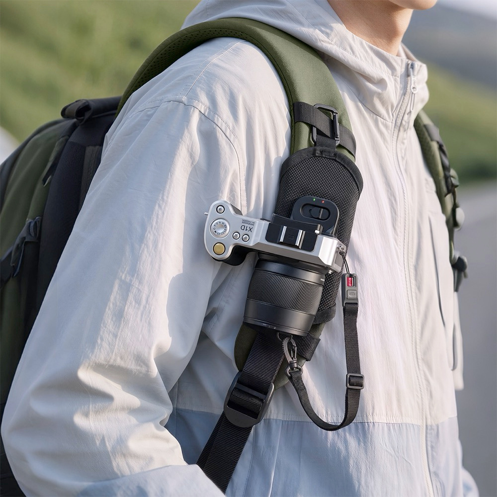 Ulanzi CA01 Uka – On the backpack shoulder strap
