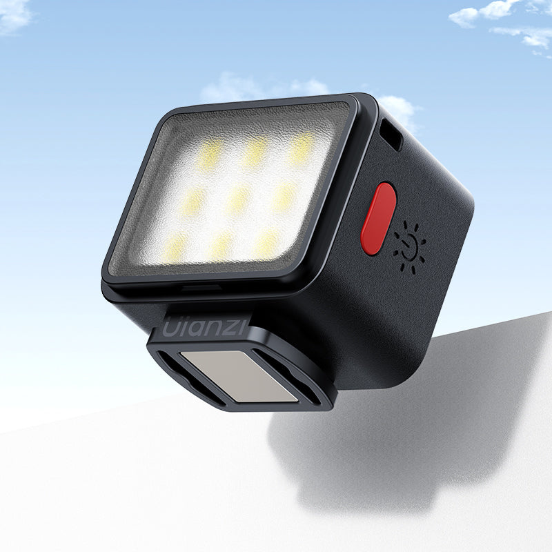 Ulanzi DG01 Cube mini světlo – Button and USB-C port