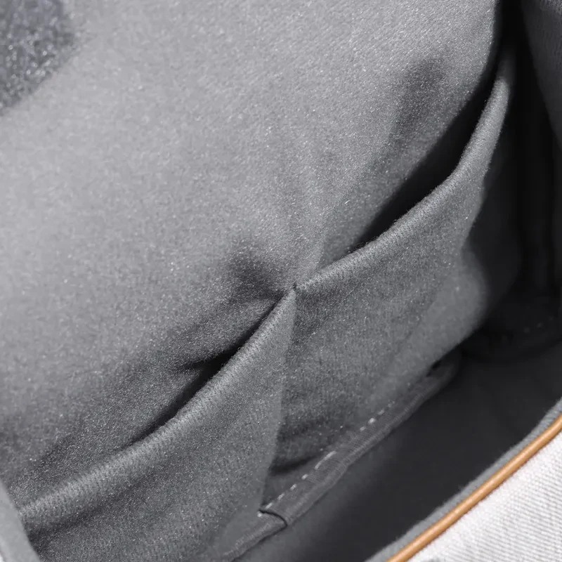 Ulanzi B011 taška přes rameno – Velvet lining protects your gear