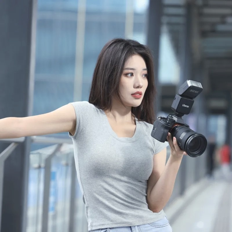 Ulanzi F32 V2 blesk – Light for portraits and reportage